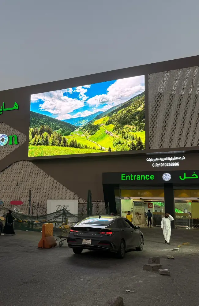 Outdoor Led screen installation